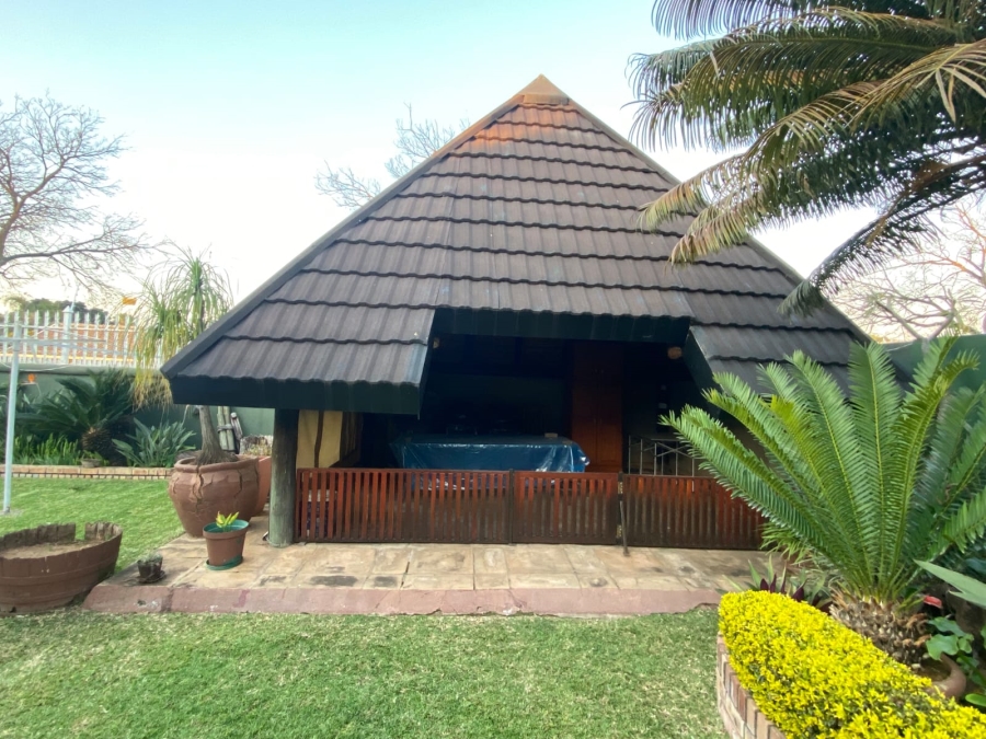 3 Bedroom Property for Sale in Protea Park North West